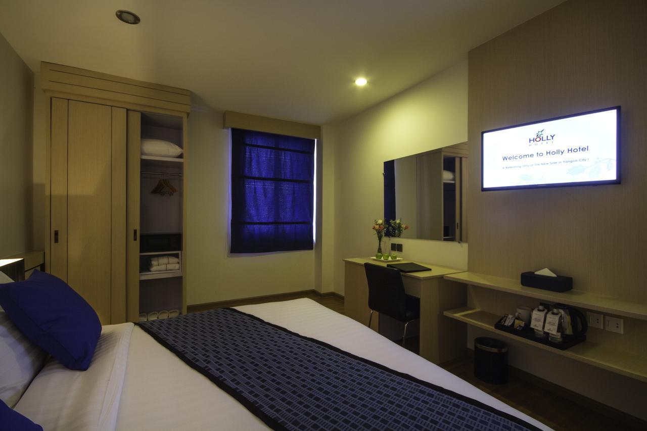 Holly Hotel Myanmar Rangoon Buitenkant foto