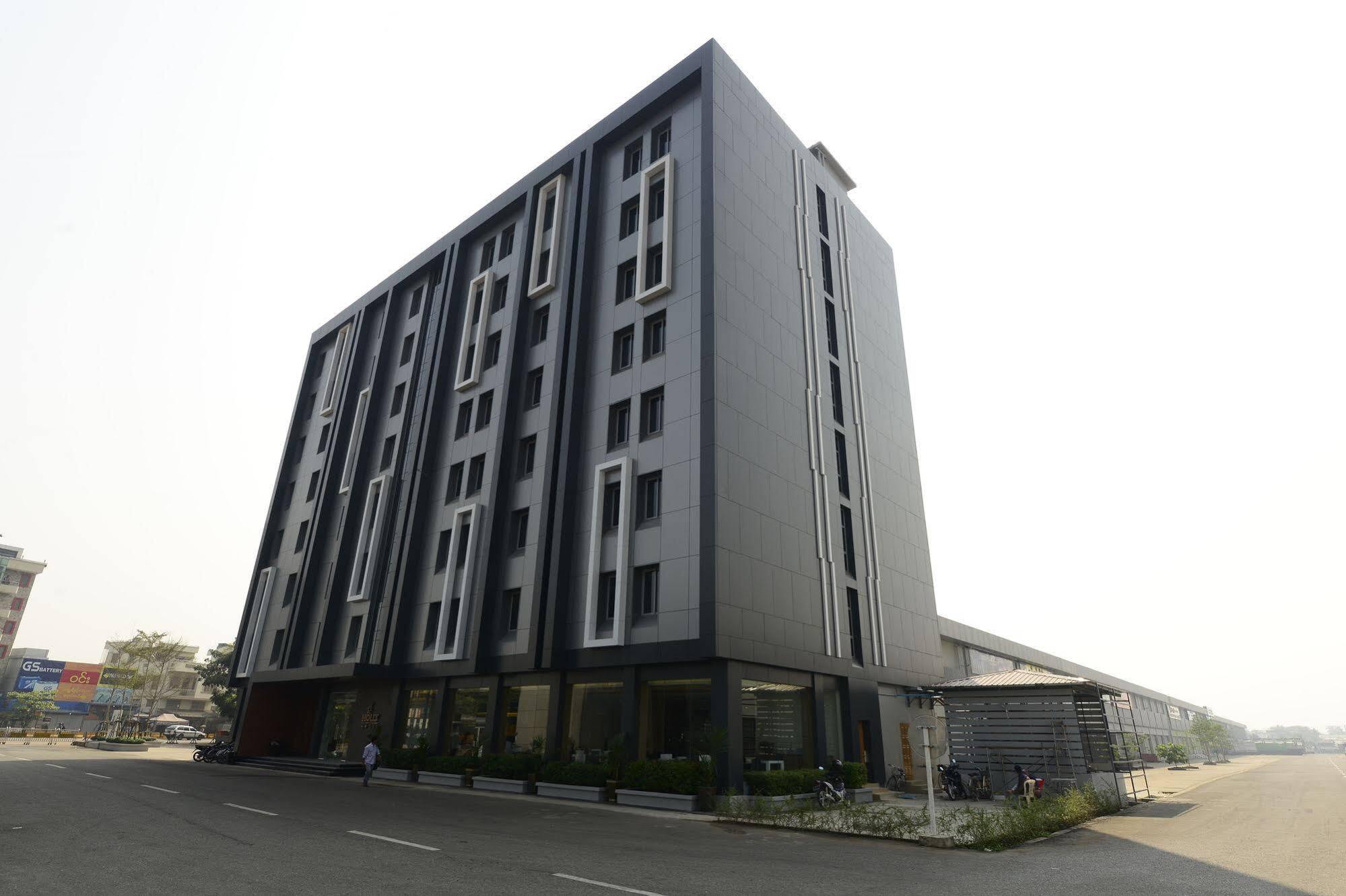 Holly Hotel Myanmar Rangoon Buitenkant foto